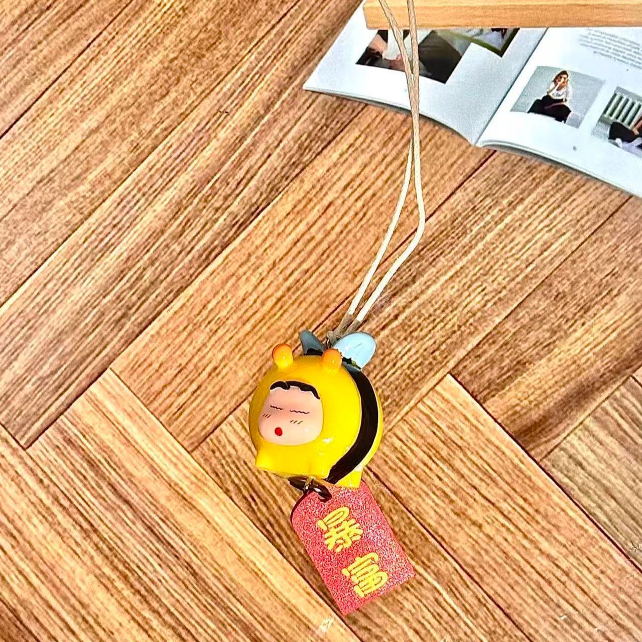 Crayon Shin-chan Bee Cosplay F - Tech Car Accessories 评论和价格